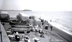 Bathing-Machines-at-St.-Leonards.-1907